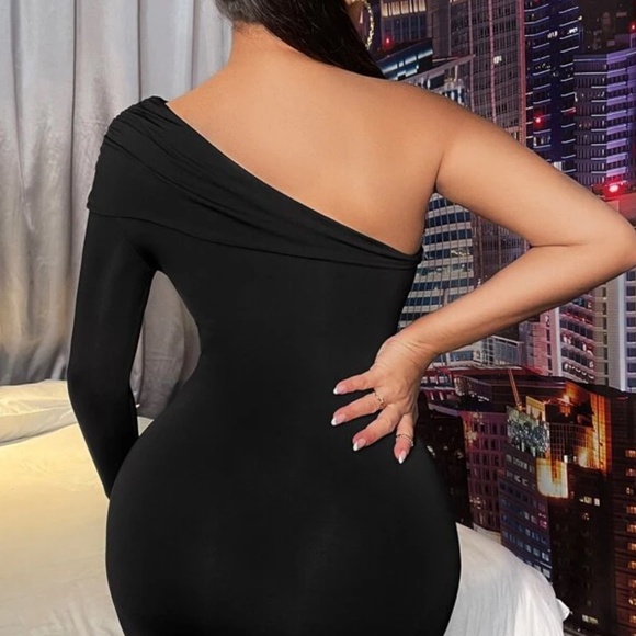 Dress - Picture 2 of 3